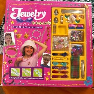 Jewelry Designs Fun Station Kit